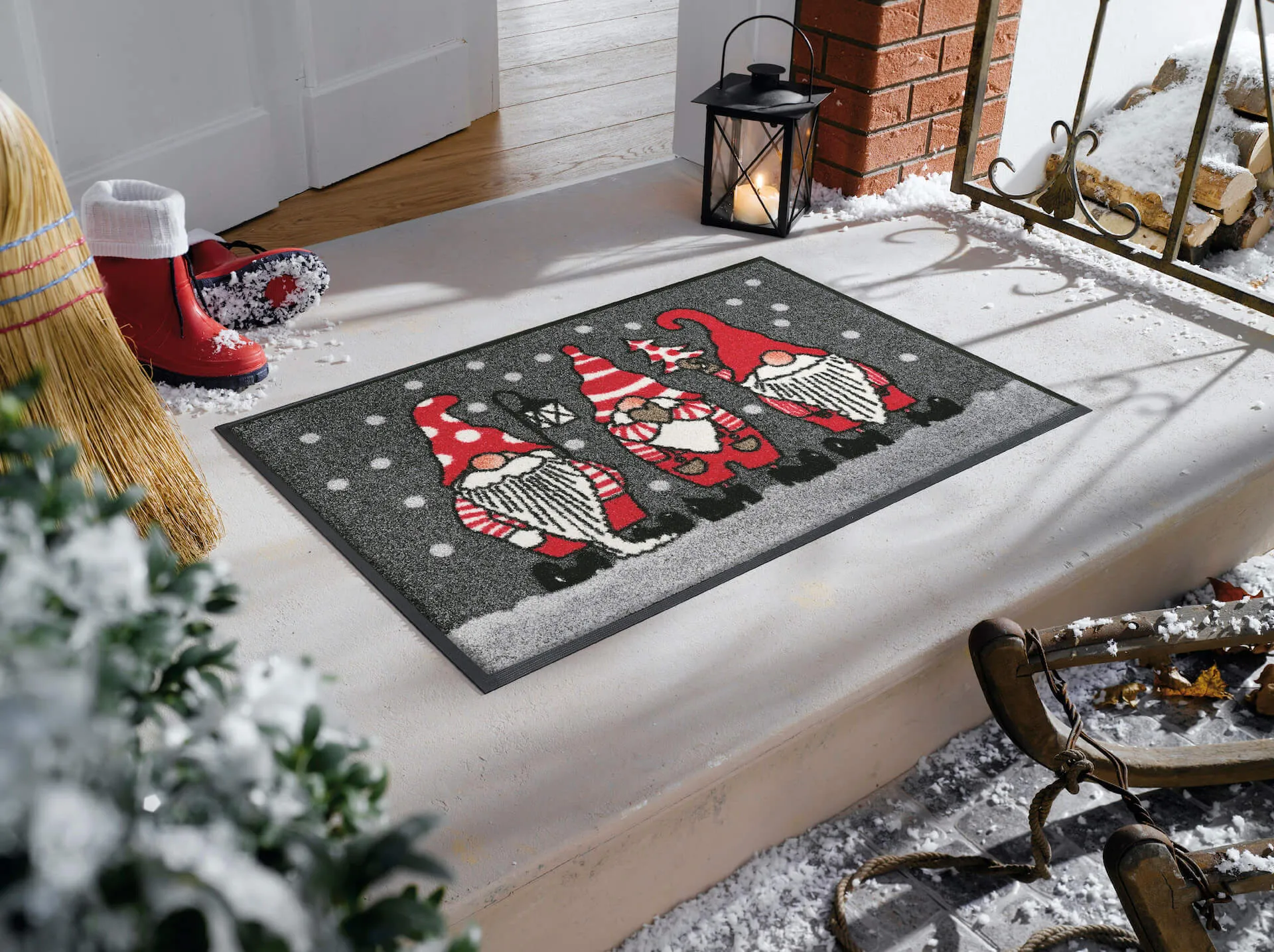 Fußmatte Winterzwerge, winterliche Sauberlaufmatte, 050 x 075 cm, Interieurbild