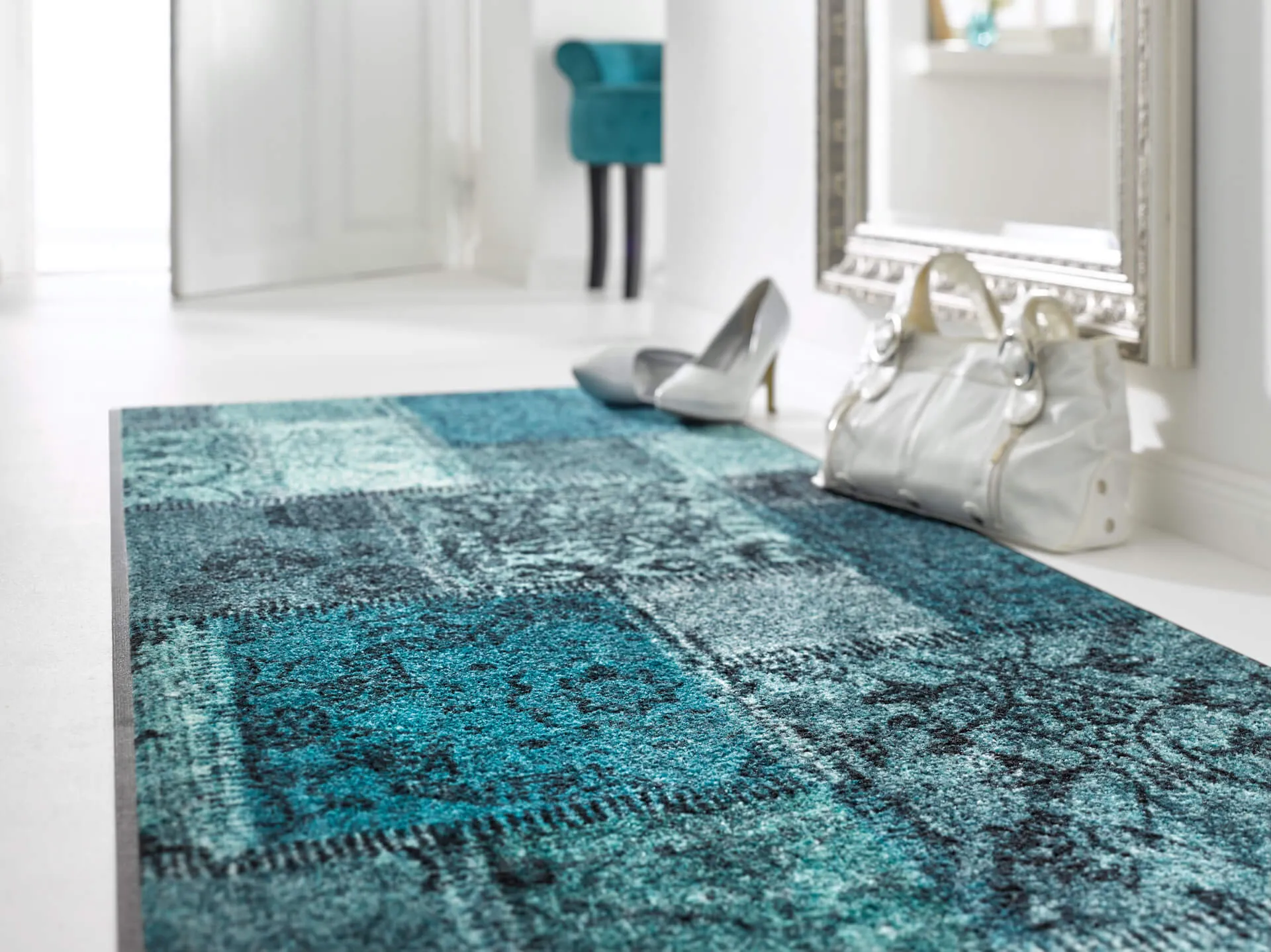 Fußmatte Vintage Patces türkis, Wash & Dry Design, 75 x 190 cm, Interieurbild