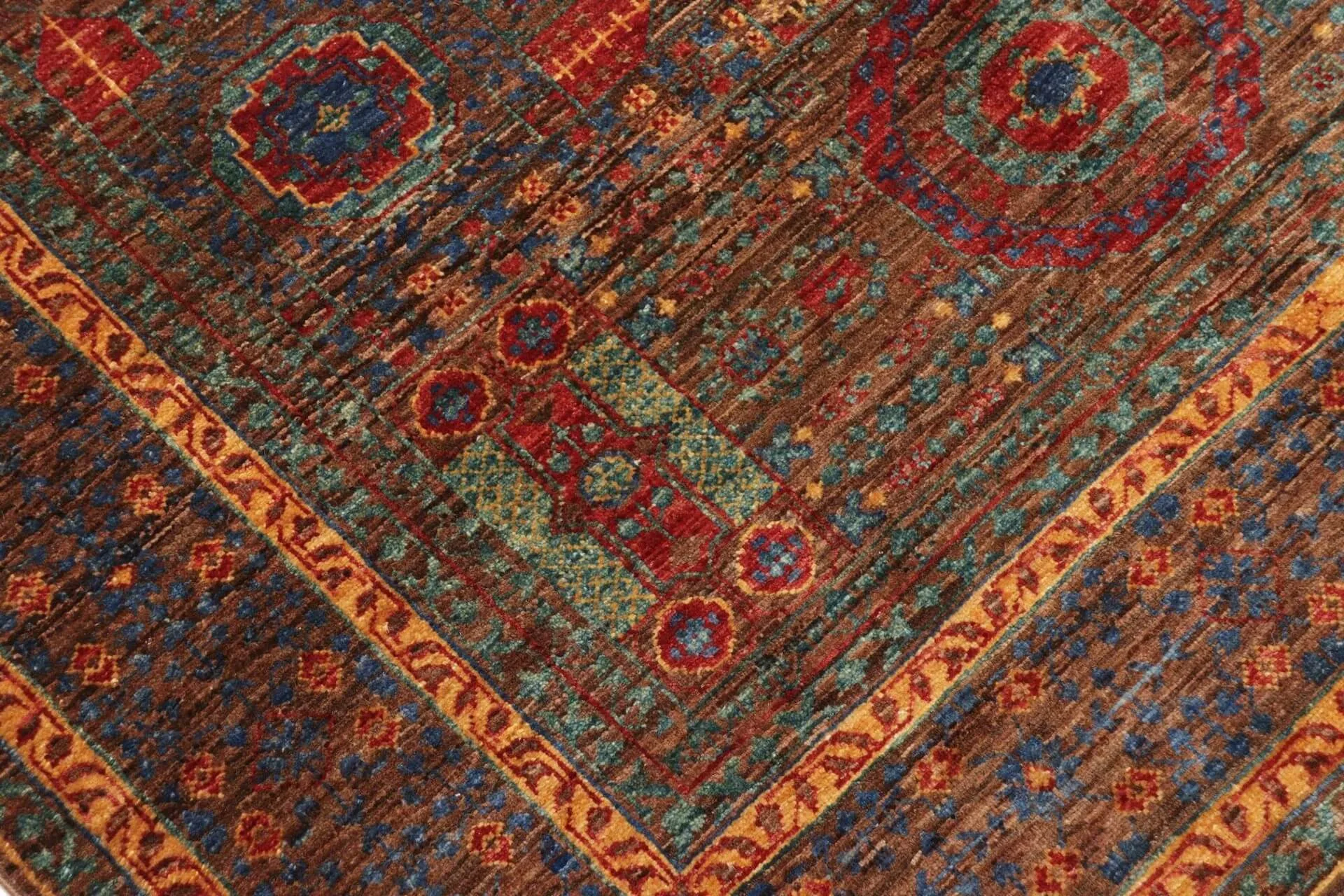 Afghanischer Teppich Mamlouk, handversponnene Schurwolle, braun, mehrfarbig, mit Mittelmedaillon, 124 x 178 cm, Detailansicht