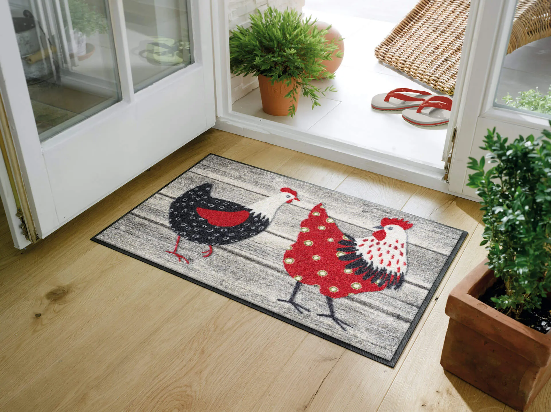 Fußmatte Chicken Farm, Wash & Dry Tiermotiv mit Hühnern, 050 x 075 cm, Milieubild