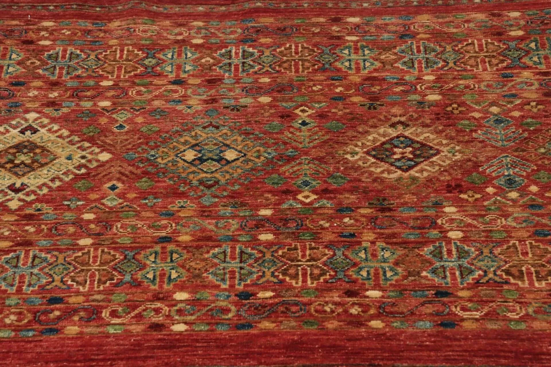 Afghanteppich Rubin Runner Red, Schurwolle, handgeknüpft, 094 x 296 cm, rot, Detailansicht