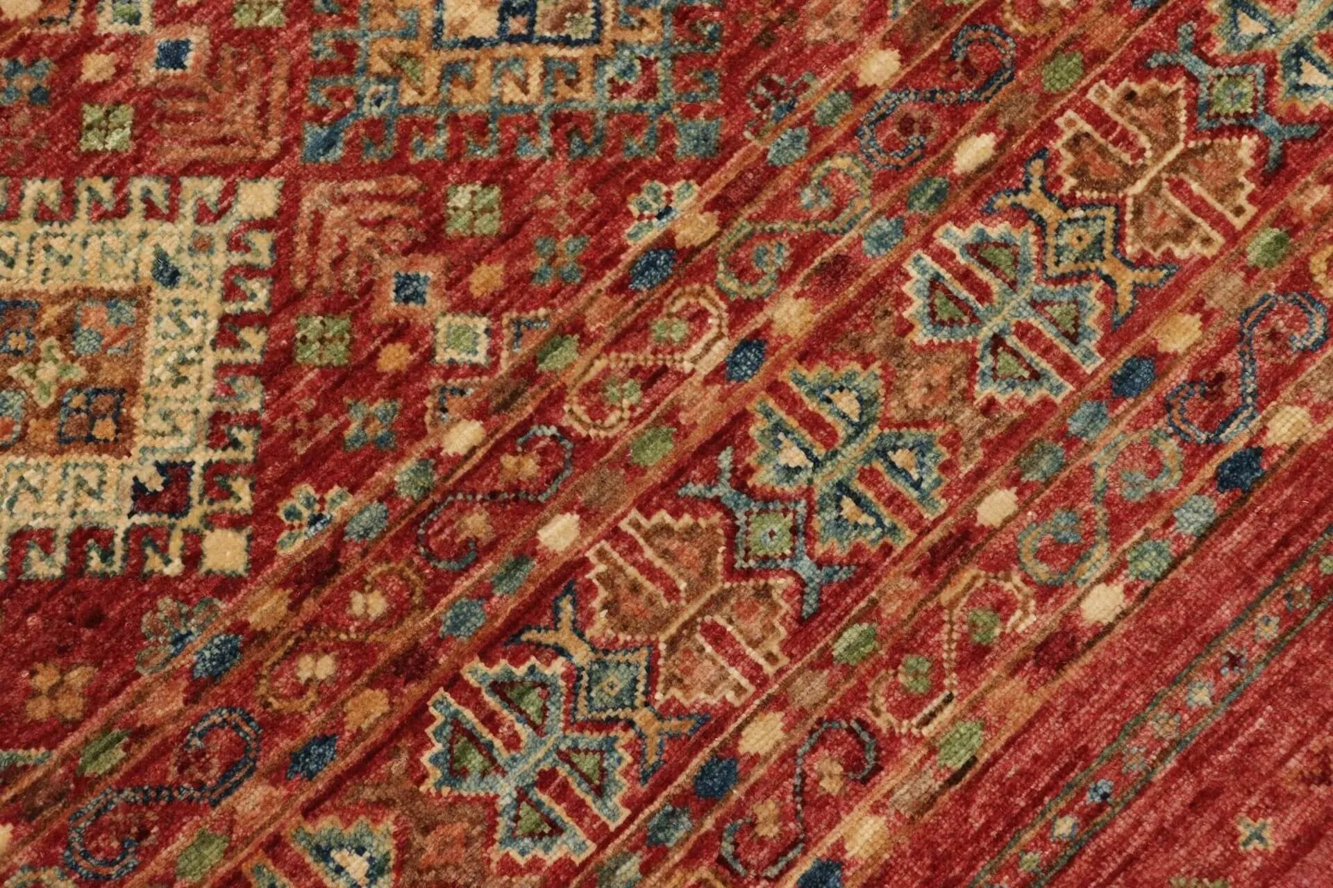 Afghanteppich Rubin Runner Red, Schurwolle, handgeknüpft, 094 x 296 cm, rot, Detailansicht