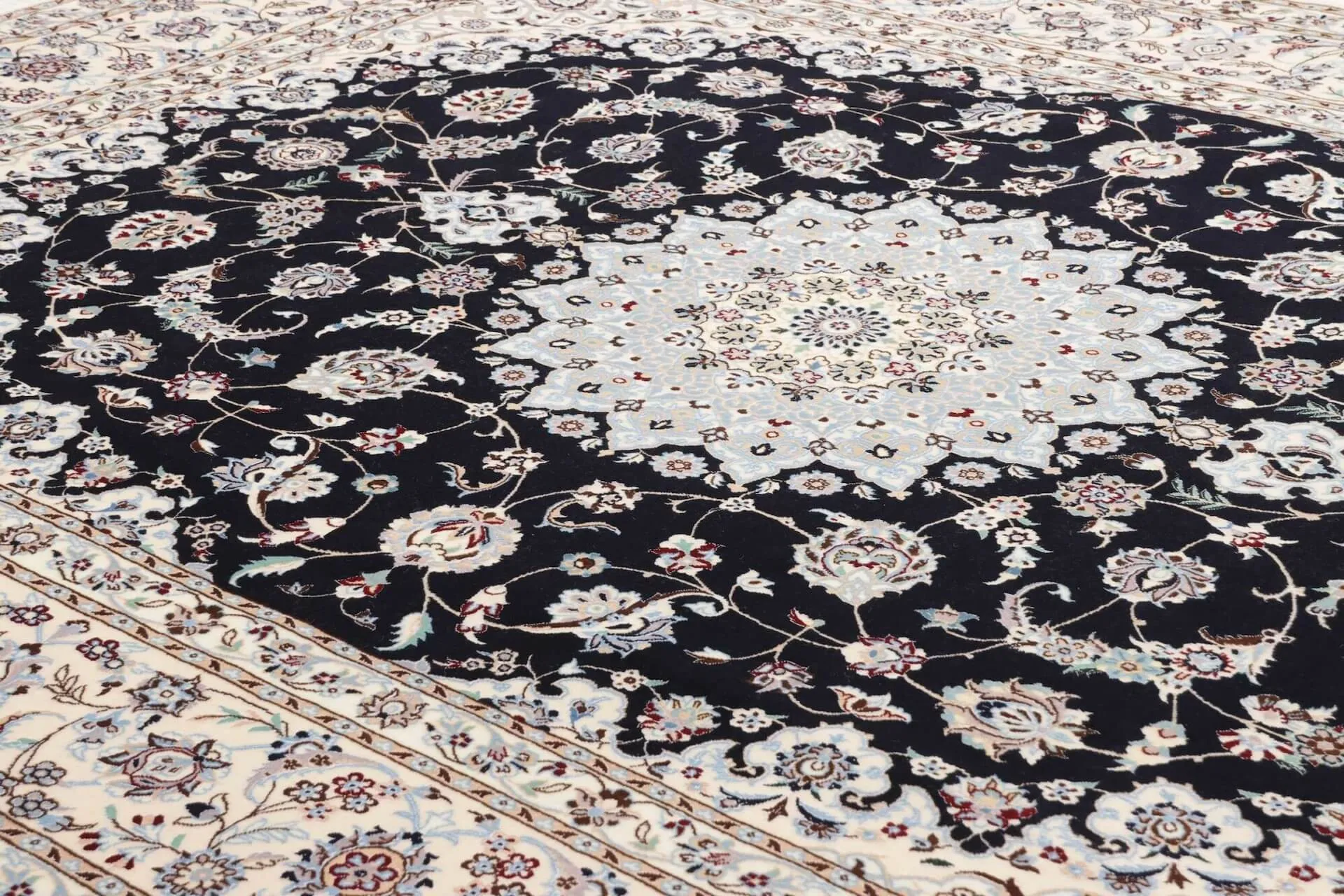 Nain Teppich Blau, 6 LA Knüpfung, Schurwolle, 208 x 270 cm, Detailansicht