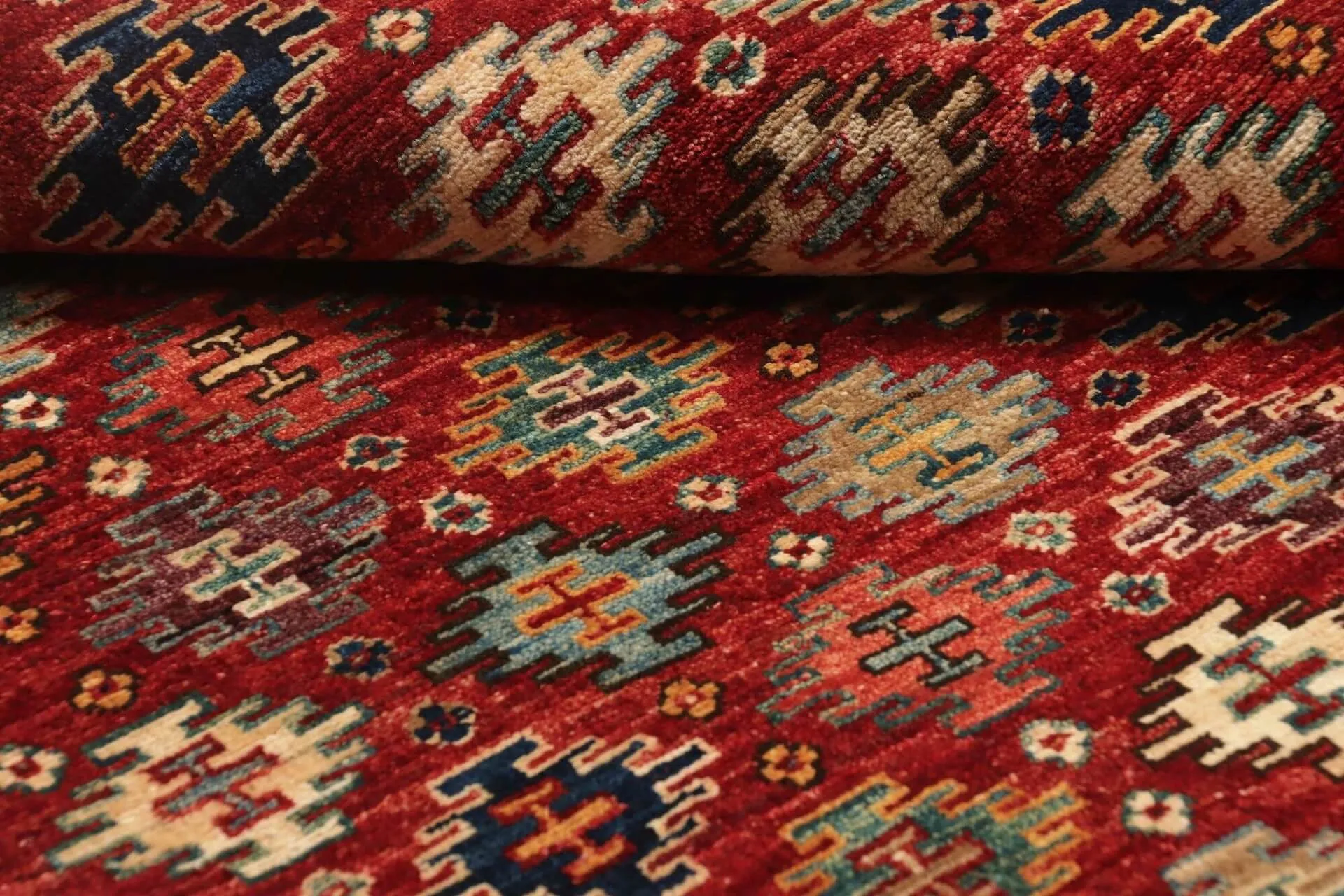 Afghan Teppich Samarkand, handgeknüpft aus Schurwolle, 102 x 149 cm, rot, Detailansicht